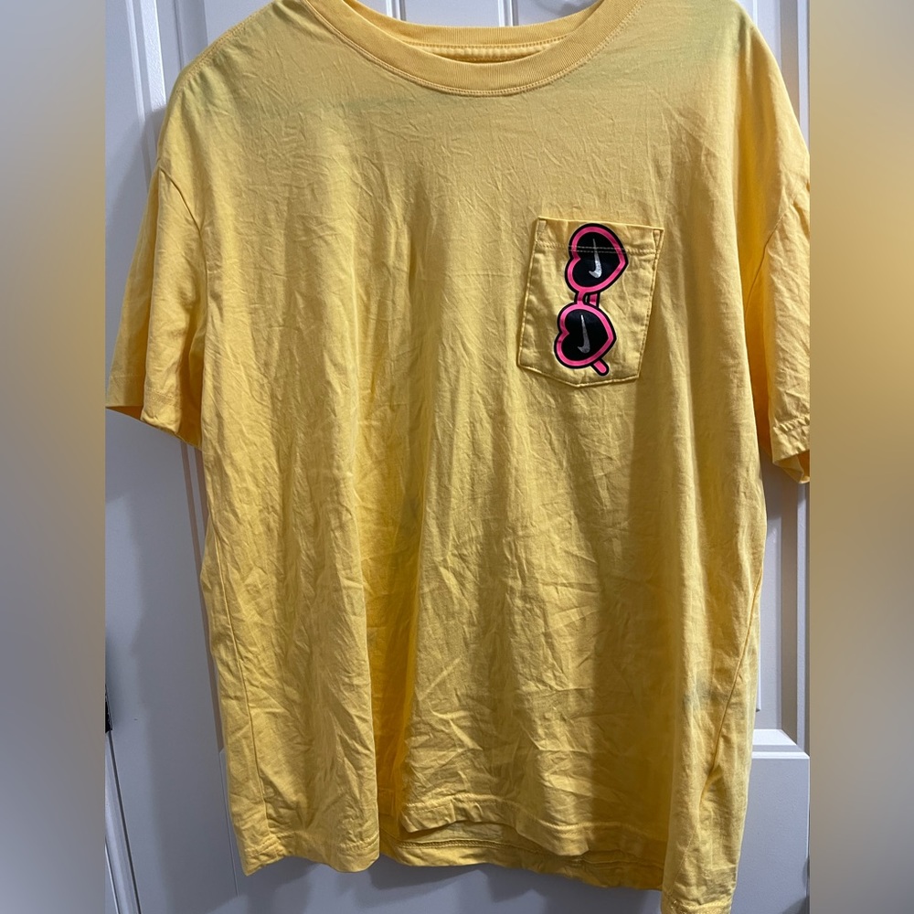 nike sunglasses tshirt